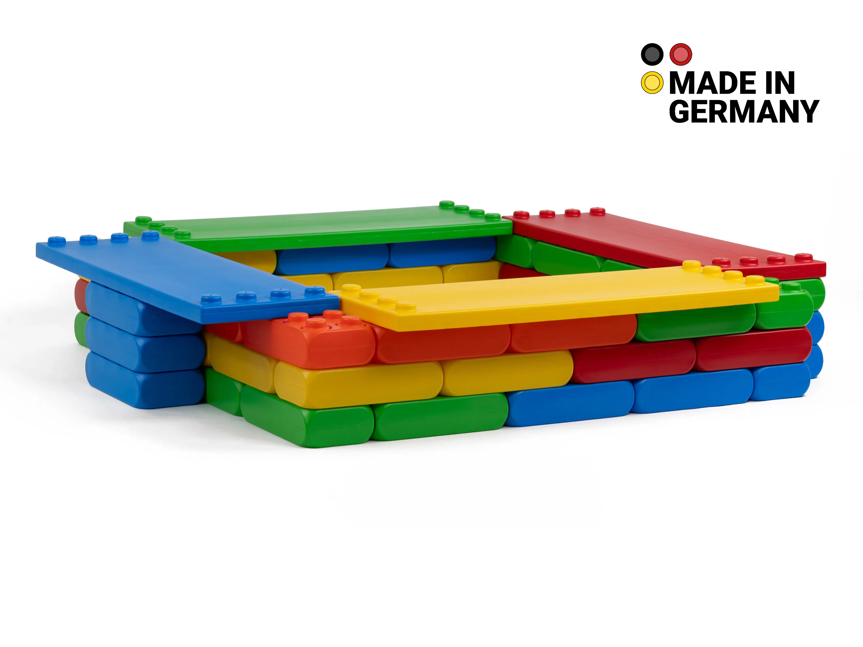 XXL Funblocks Sandkasten aus Spielbausteinen und Regalplatten