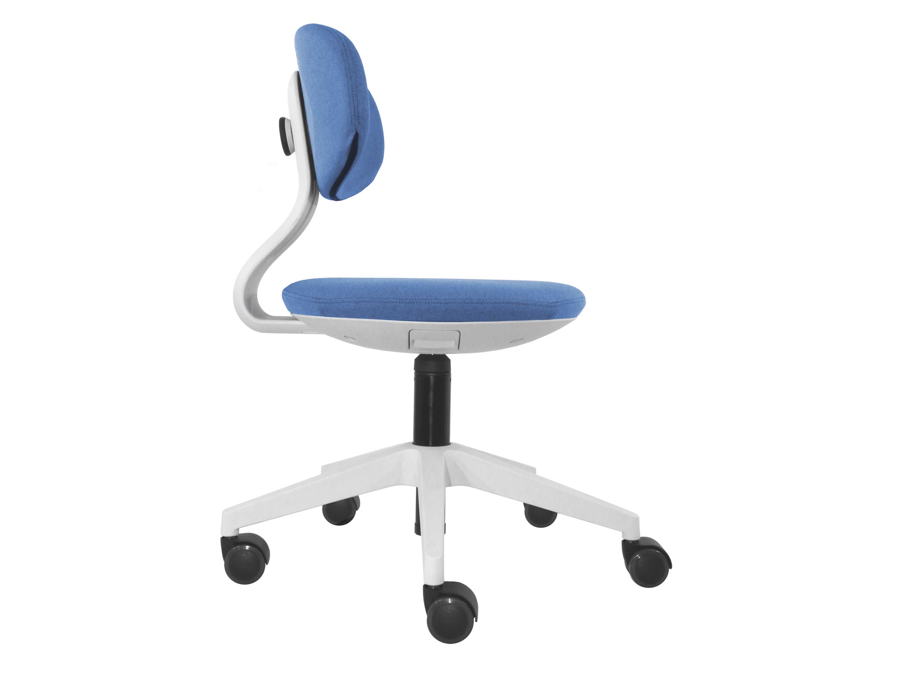 Kinderstuhl mit blauem Stoff Seitenansicht rechts