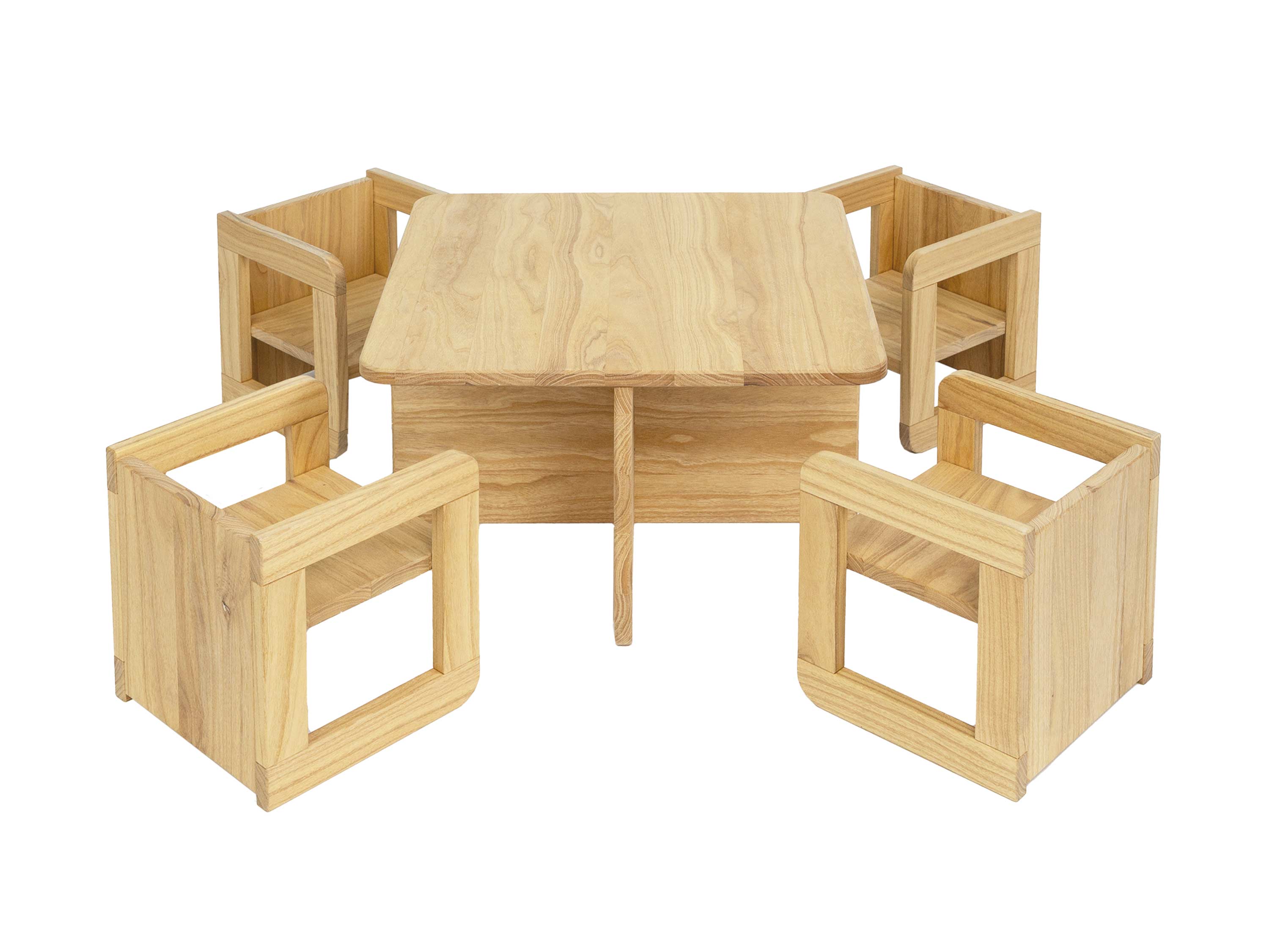 Kindersitzgruppe aus Kiriholz, vier Stühle und ein Tisch Milieufoto